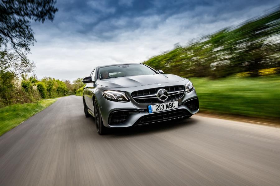  Mercedes-AMG E63 S 4Matic+ 2017 года  (UK) (фото 12 из 40)